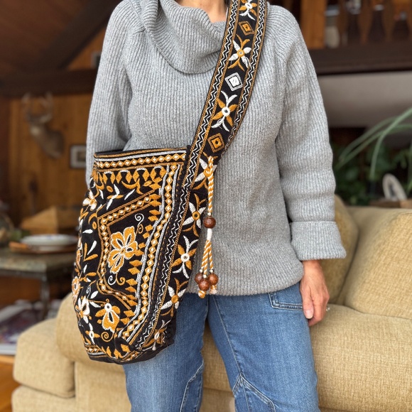 Free People Vic Velvet Slouchy Bag - Picture 10 of 12